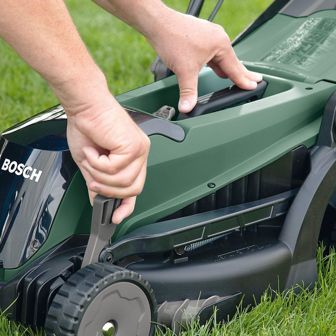BOSCH UniversalRotak 36-550 Cordless Rotary Lawn Mower - Green & Black
