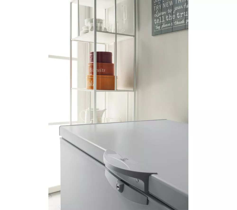 INDESIT OS 2A 200 H2 1 Chest Freezer - White