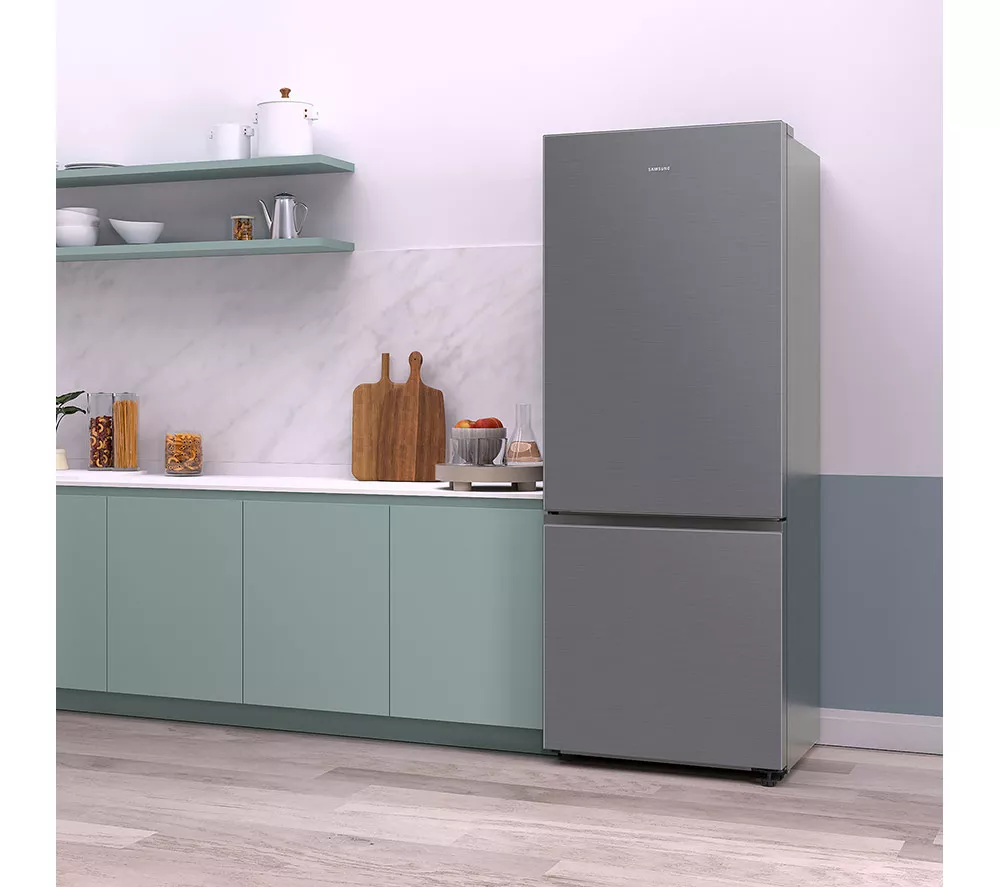 SAMSUNG SpaceMax RB53DG706AS9EU 70 30 Smart Fridge Freezer - Silver