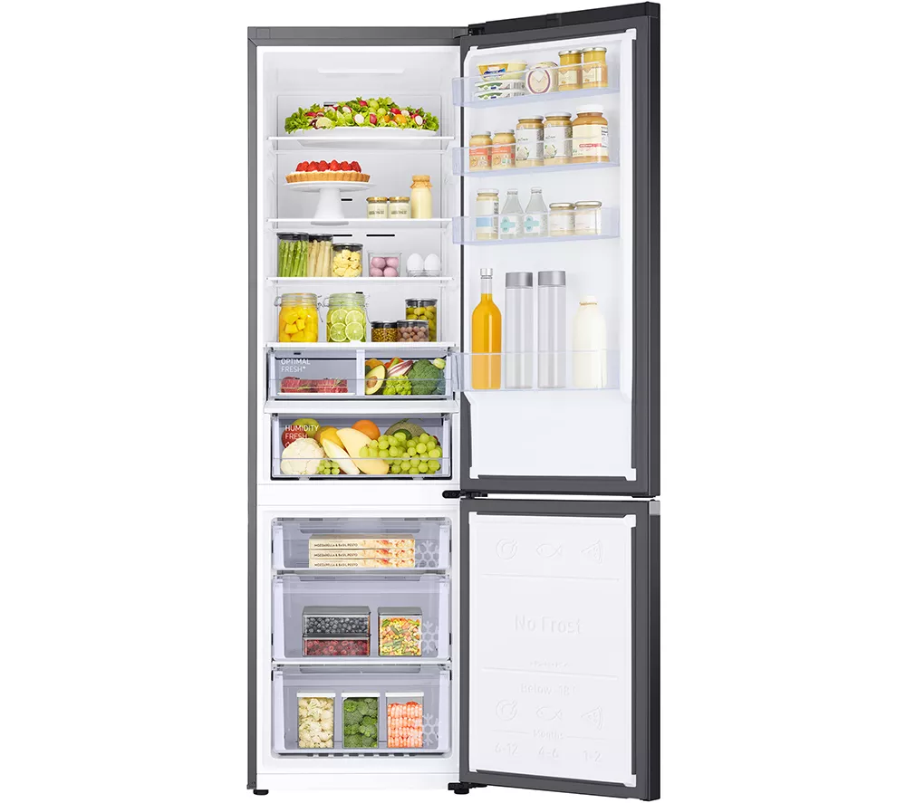SAMSUNG Series 8 SpaceMax RB38C607AB1/EU 70/30 Smart Fridge Freezer - Black