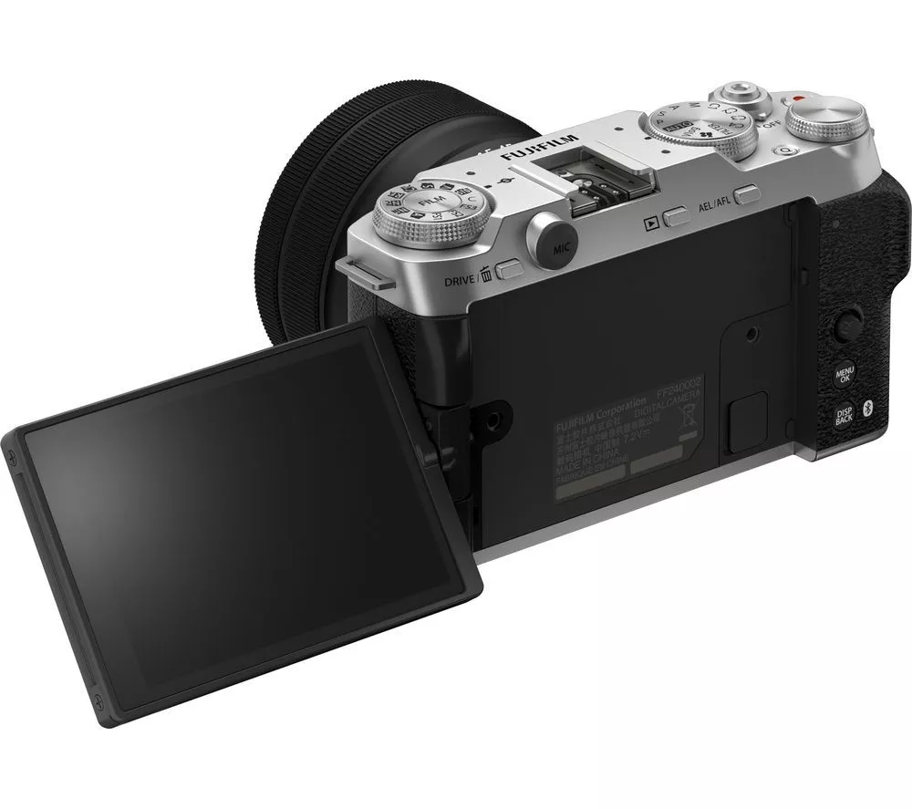 FUJIFILM X-M5 Mirrorless Camera with FUJINON XC 15-45 mm f/3.5-5.6 OIS PZ Lens - Silver