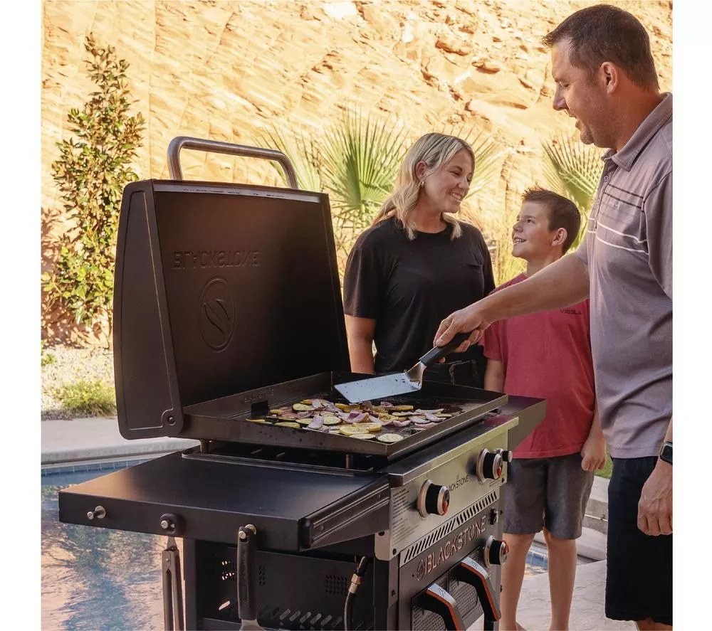 BLACKSTONE 28" Griddle Air Fryer Combo - Black