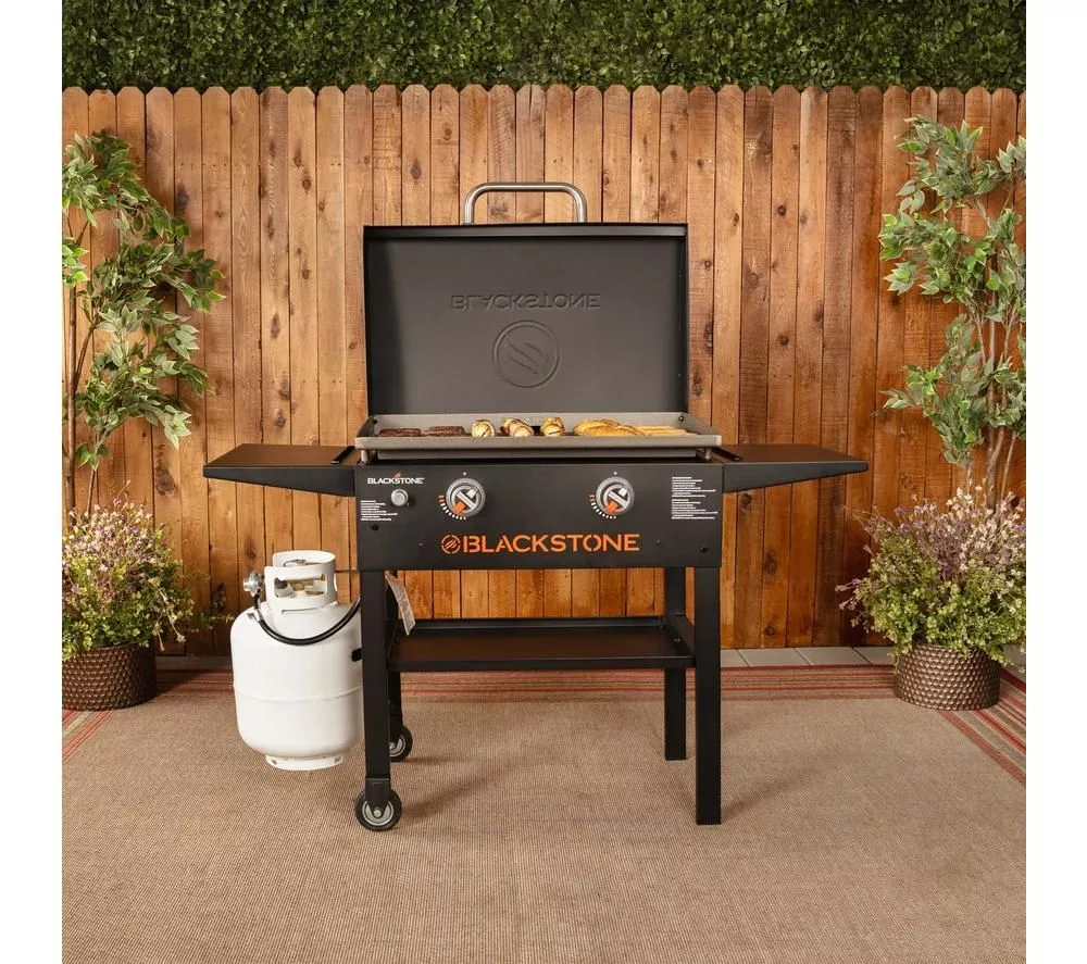 BLACKSTONE 2147EU 28" Gas BBQ with Hood - Black