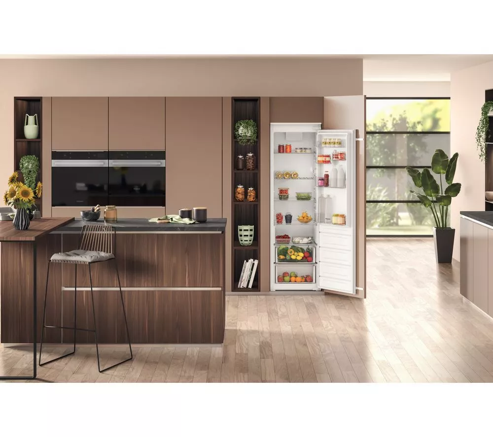 HOTPOINT HTSD18A011A1 Integrated Tall Fridge - Sliding Hinge