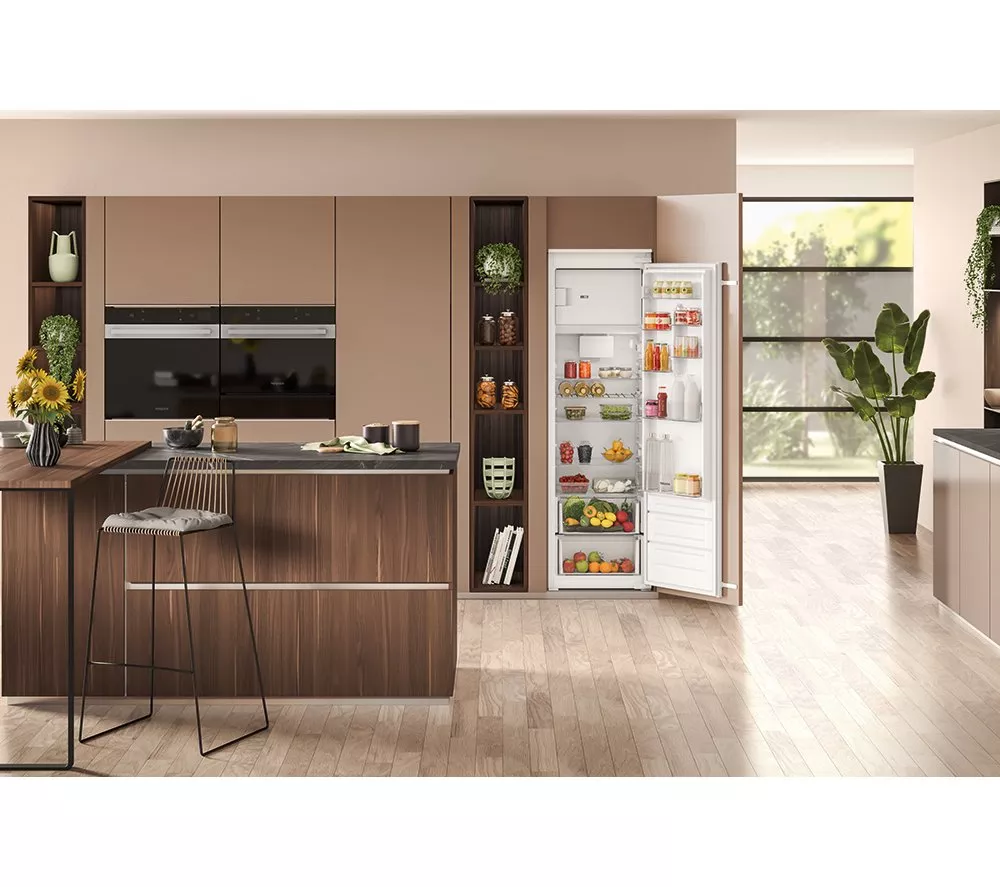 HOTPOINT HTSD184011A1 Integrated Tall Fridge - Sliding Hinge