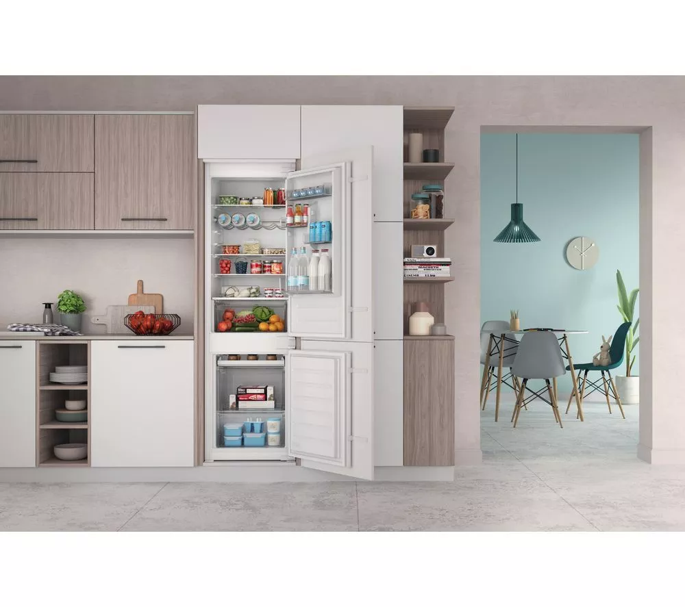 INDESIT Push&Go INC18D011B1 70/30 Integrated Fridge Freezer - Sliding Hinge