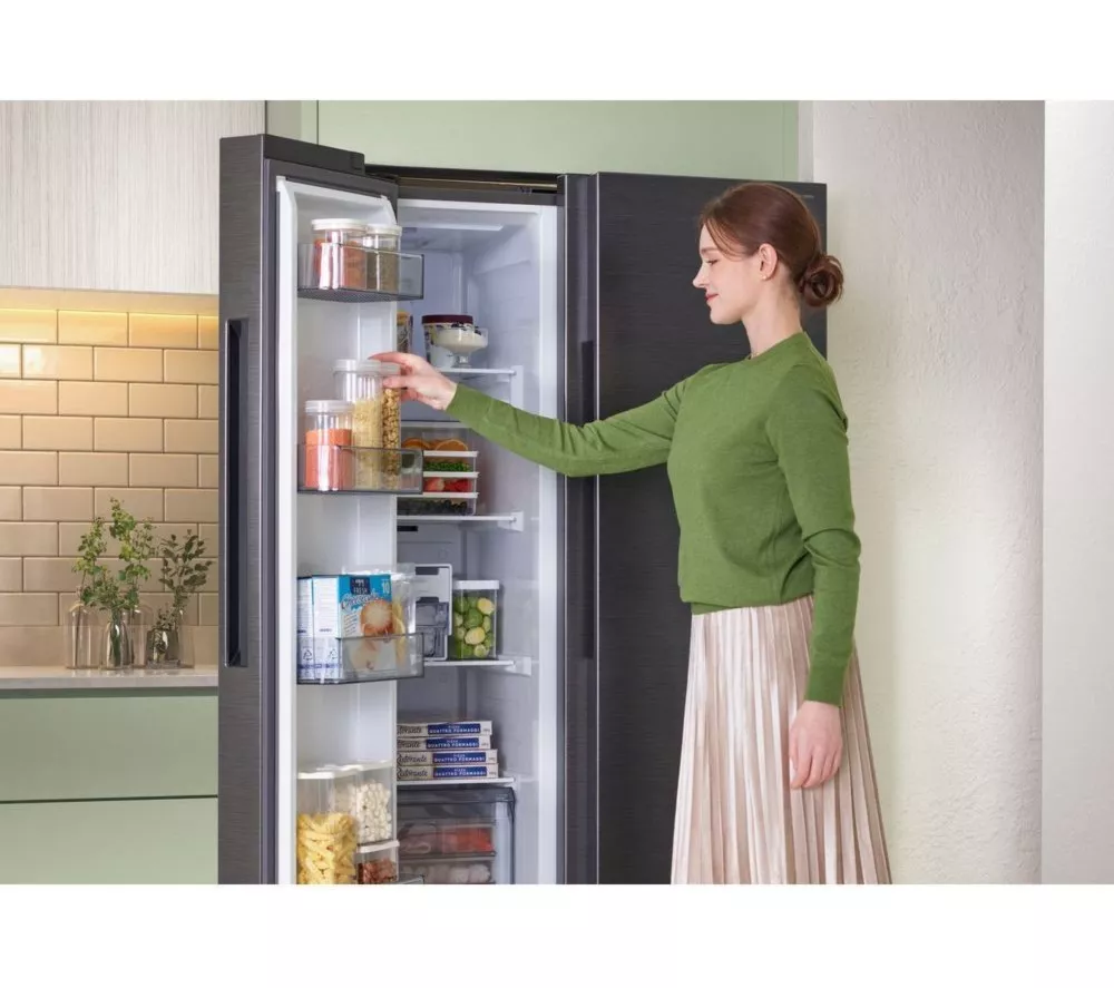 SAMSUNG Series 6 SpaceMax RS70F64KEFEU American-Style Smart Fridge Freezer - Black