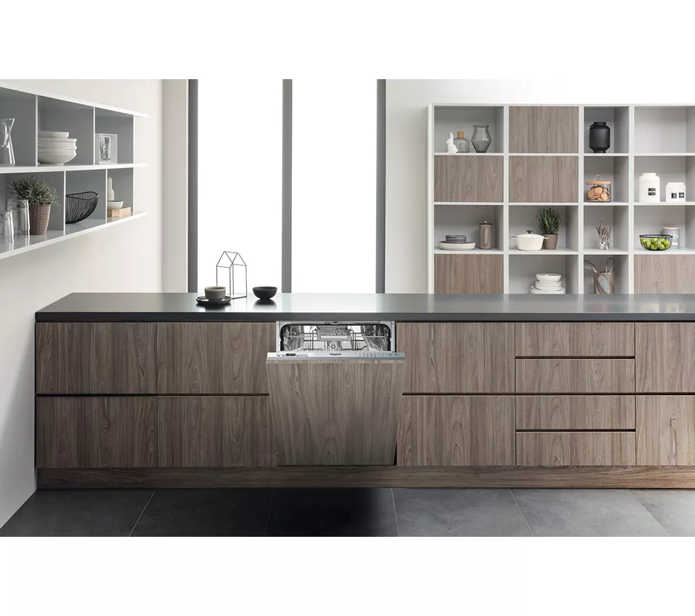 HOTPOINT HDIC 3B+26 C W UK Full-size Fully Integrated Dishwasher