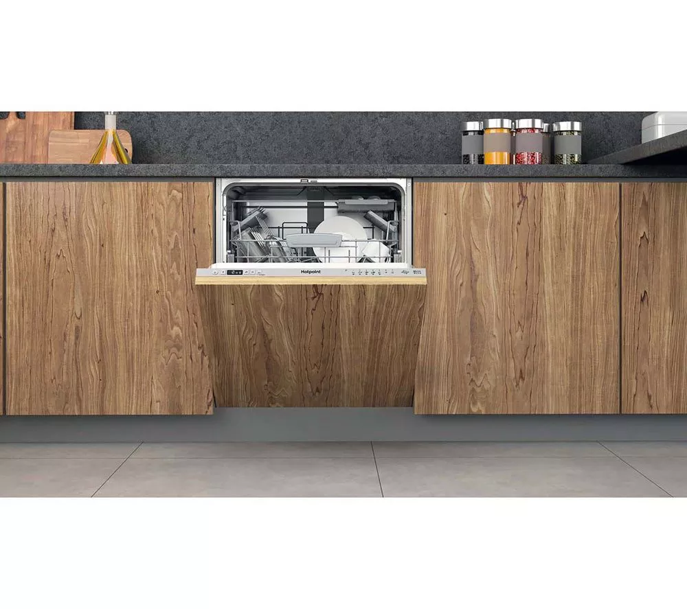 HOTPOINT HDIC 3B+26 C W UK Full-size Fully Integrated Dishwasher