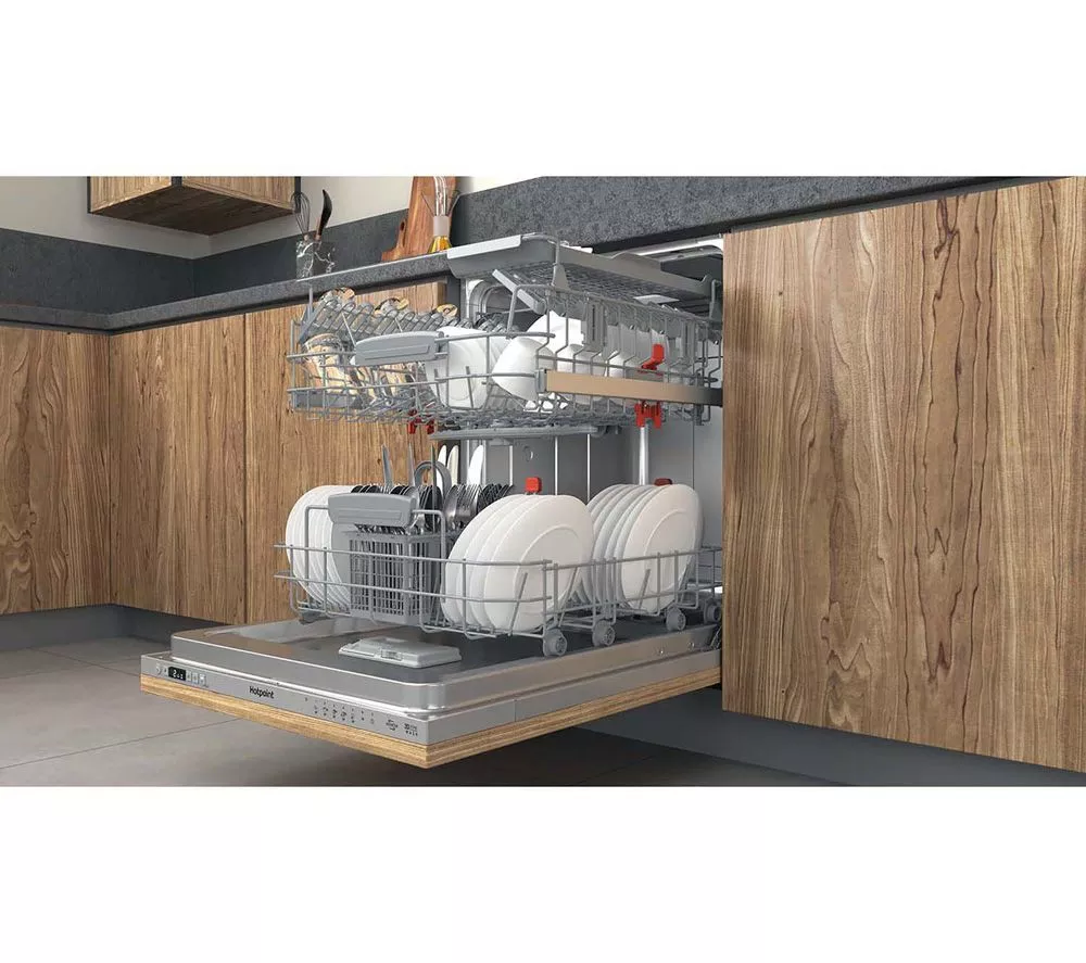 HOTPOINT HDIC 3B+26 C W UK Full-size Fully Integrated Dishwasher
