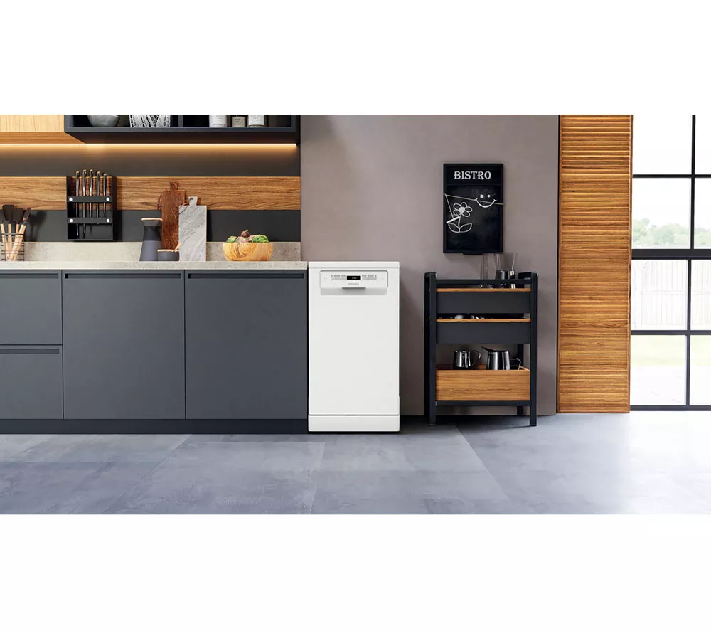 HOTPOINT HSFO 3T223 W UK N Slimline Dishwasher - White