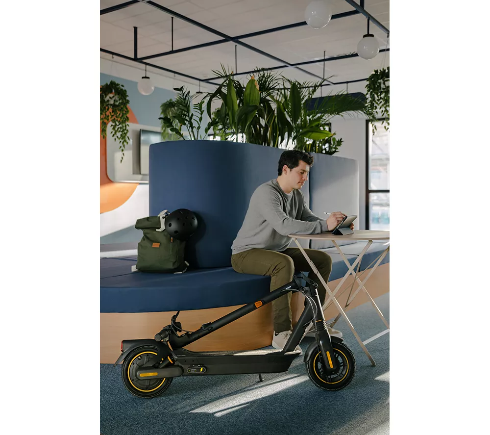 SEGWAY-NINEBOT Max G2 E Electric Folding Scooter - Black
