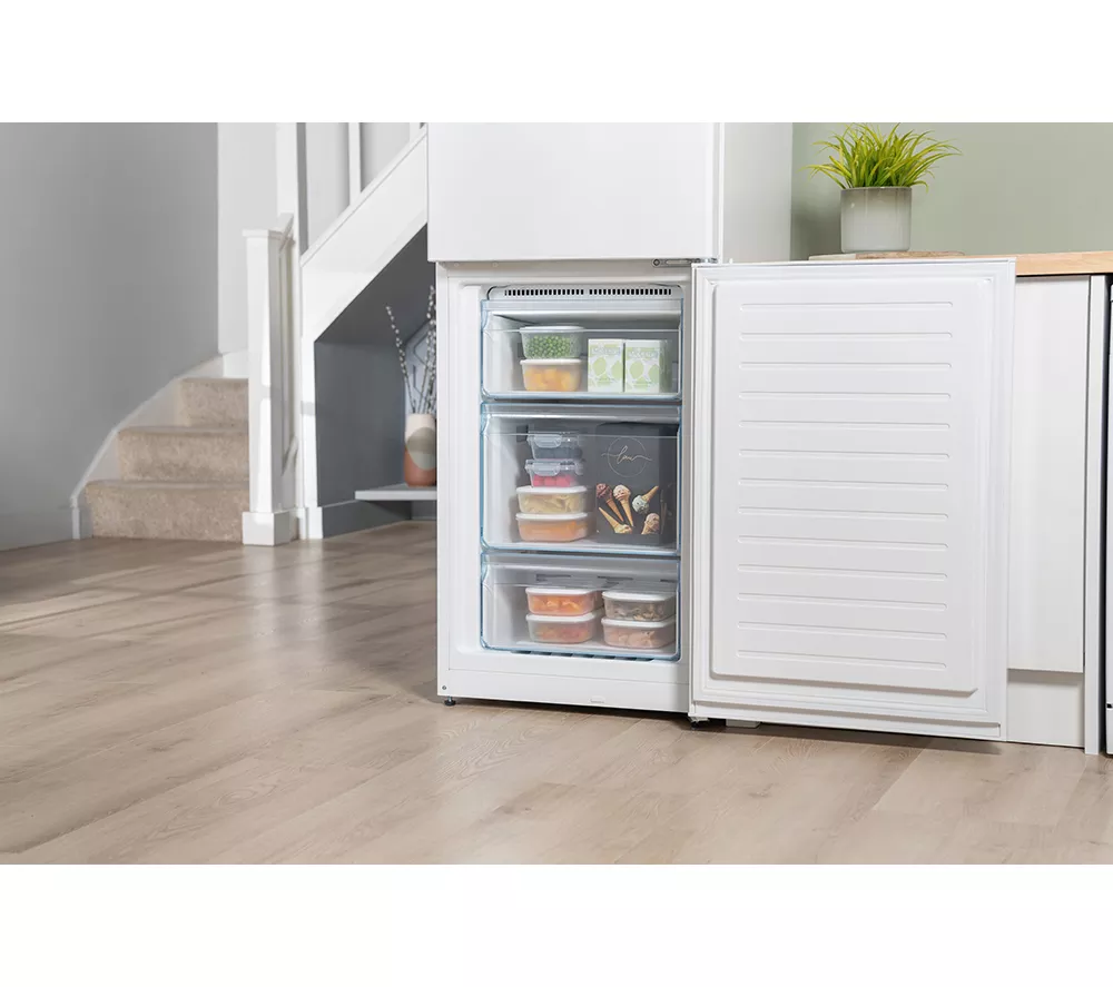 BOSCH Series 2 KGN34NWEAG 50 50 Fridge Freezer - White