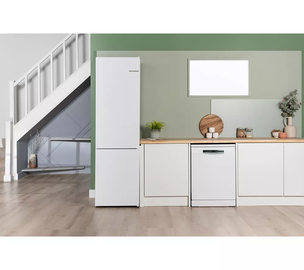 BOSCH Series 4 KGN392WDFG 70 30 Fridge Freezer - White