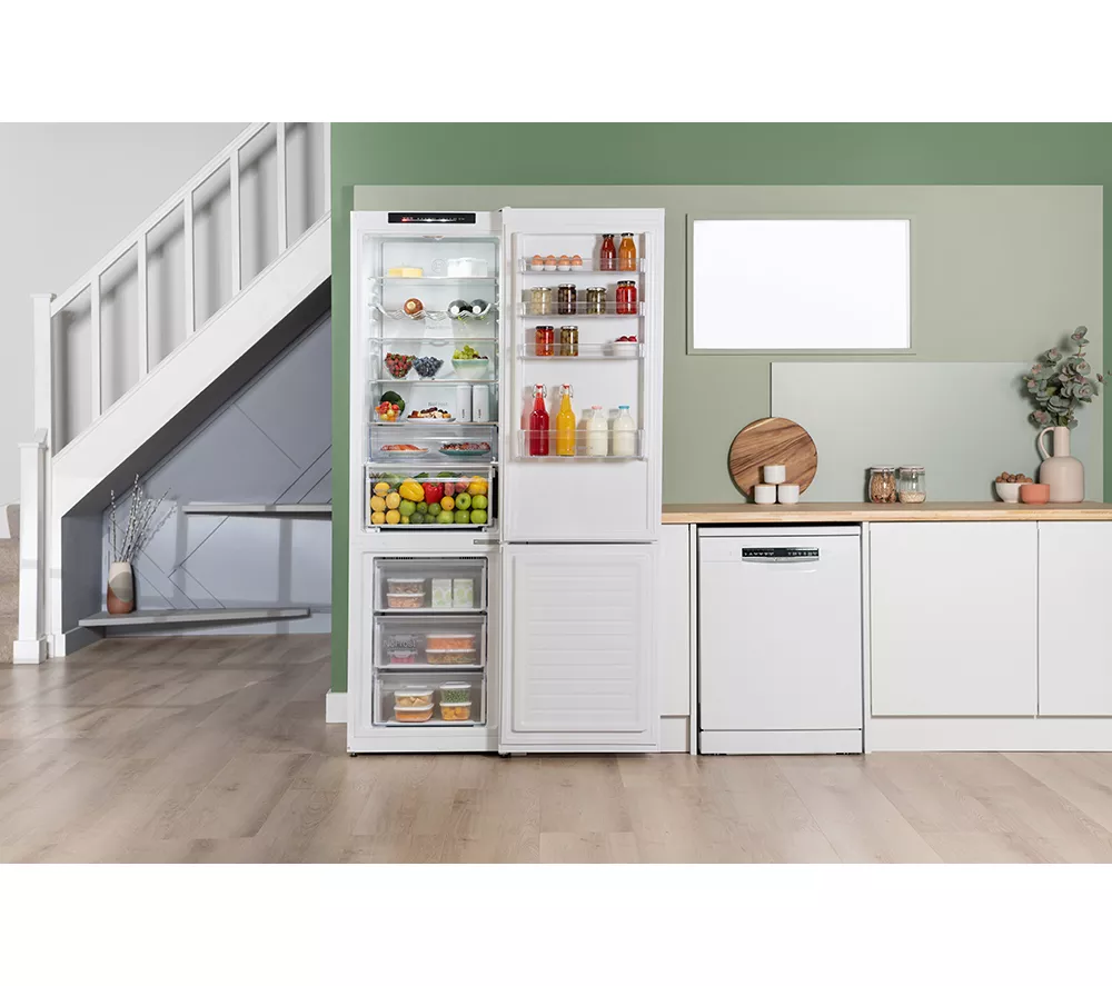 BOSCH Series 4 KGN392WDFG 70 30 Fridge Freezer - White