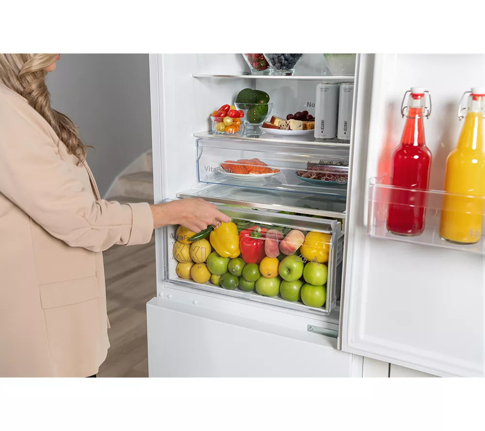 BOSCH Series 4 KGN392WDFG 70 30 Fridge Freezer - White
