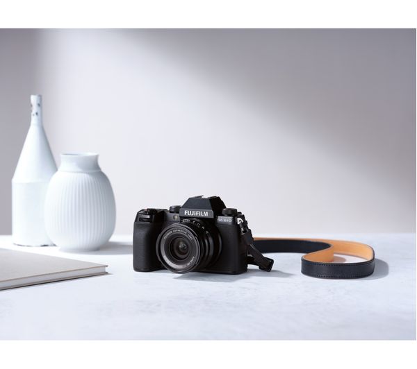 FUJIFILM X-S10 Mirrorless Camera with FUJINON XC 15-45 mm f 3.5-5.6 OIS PZ Lens