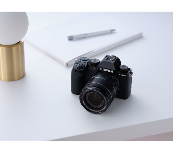 FUJIFILM X-S10 Mirrorless Camera with FUJINON XC 15-45 mm f 3.5-5.6 OIS PZ Lens