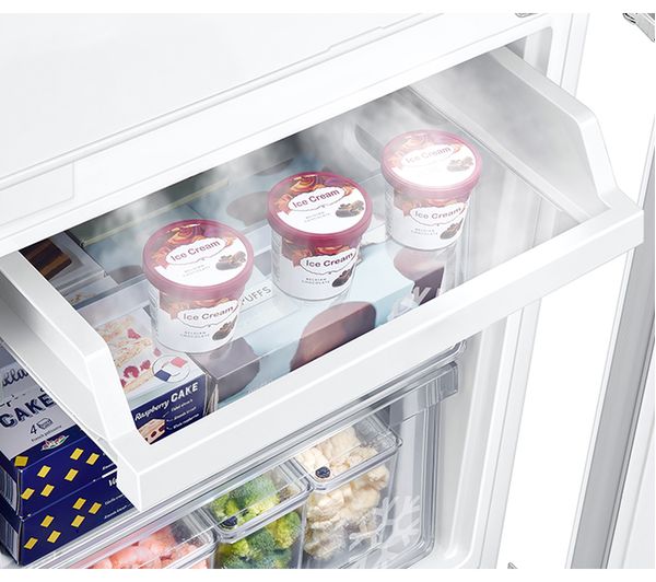 SAMSUNG SpaceMax BRB26705FWW EU Integrated 70 30 Fridge Freezer - Sliding Hinge