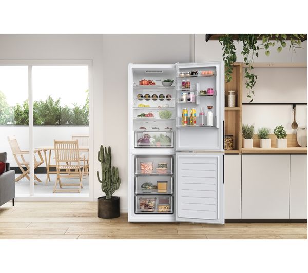 HOOVER HOCE3T618FWKR 60 40 Fridge Freezer - White