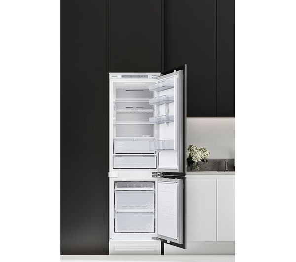 SAMSUNG Bespoke SpaceMax RB38C7B5C12 EU Smart 70 30 Fridge Freezer - White