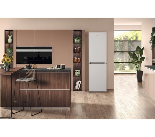 HOTPOINT Total No Frost HBTNF 60182 W UK 50 50 Fridge Freezer - White